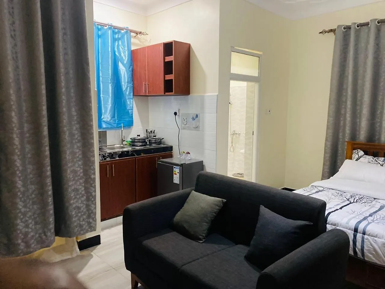 Little Nest Homes Kampala 0*,